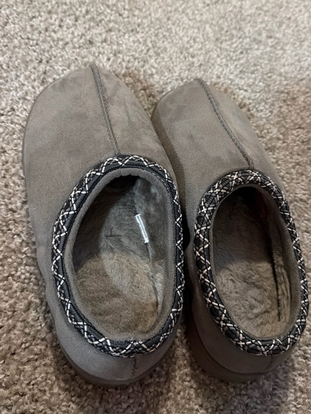 Kohl's Women's Gray Faux-Suede Plush Lined Slippers